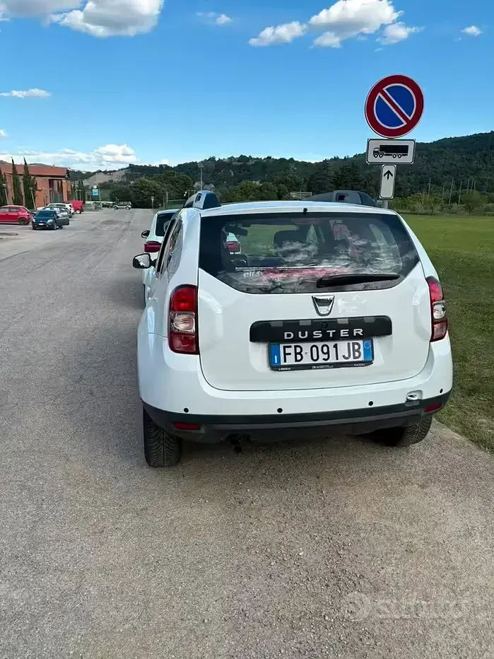 Usata Dacia Duster Prestige 109 CV (80 kW) 2015 Bianco SUV