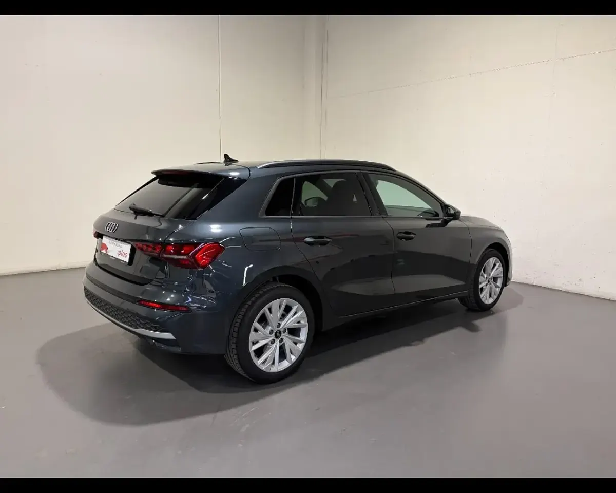 Usata Audi A3 Business 116 CV (85 kW) 2025 Grigio manhattan metallizzato Berlina