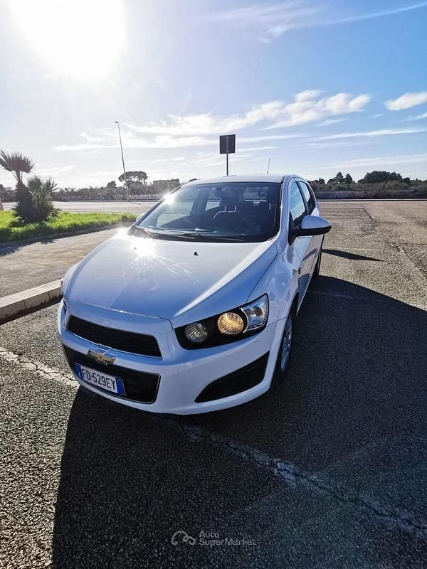 Usata Chevrolet Aveo LT 75 CV (55 kW) 2012 Bianco Berlina