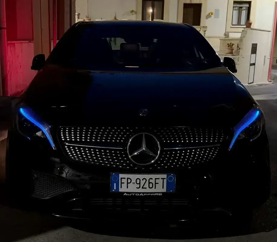 Usata Mercedes A180 Premium 109 CV (80 kW) 2018 Nero Berlina