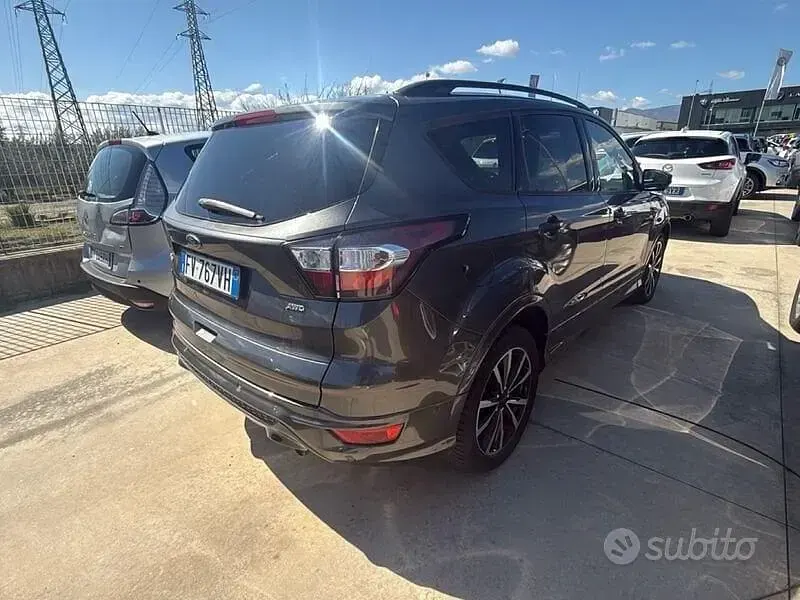 Usata Ford Kuga ST-Line 150 CV (110 kW) 2019 Grigio SUV