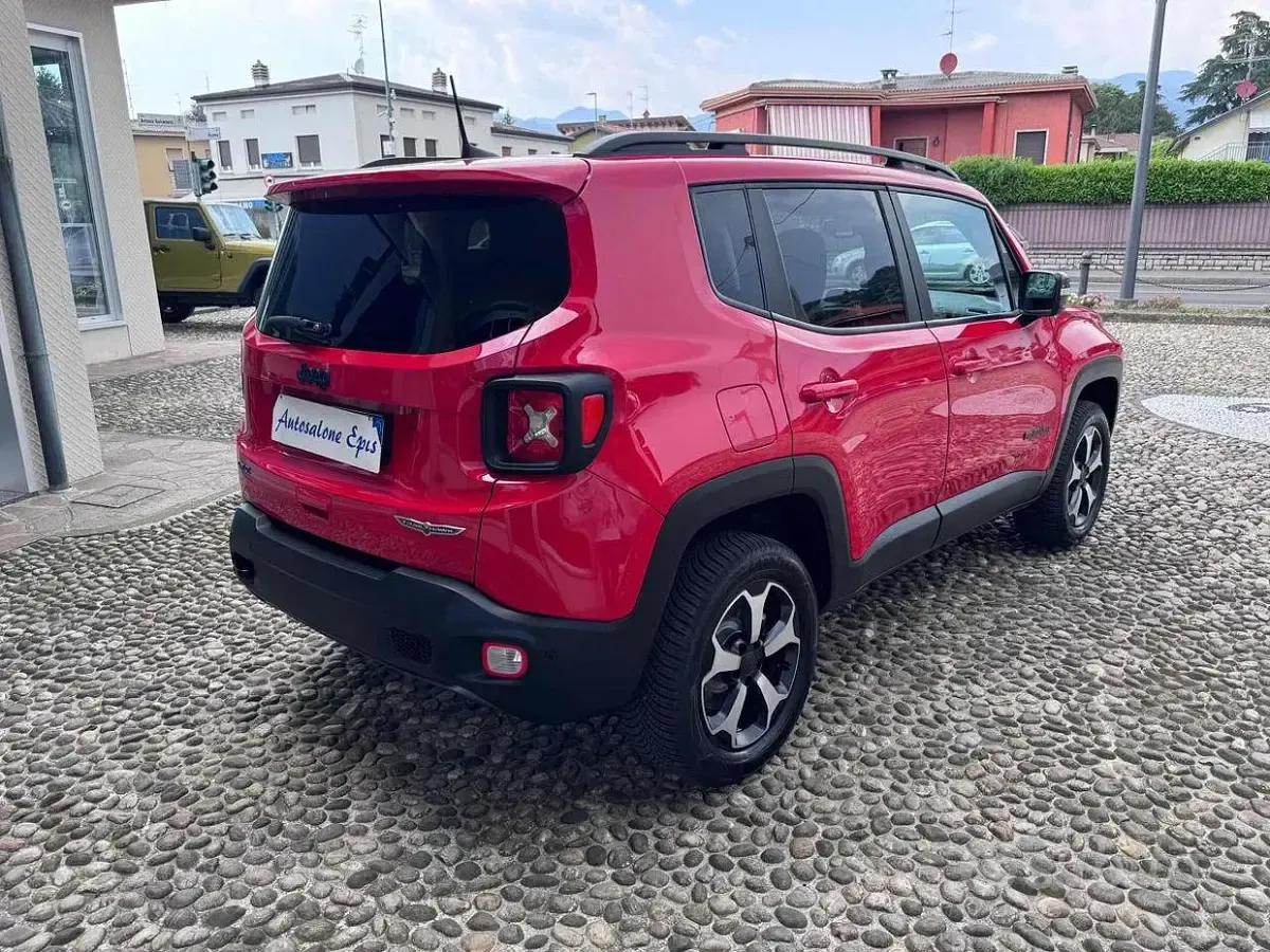 Usata Jeep Renegade Trailhawk 179 CV (131 kW) 2022 Rosso SUV