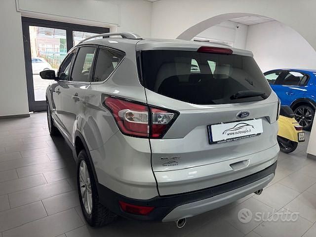Usata Ford Kuga Titanium 150 CV (110 kW) 2018 Grigio SUV