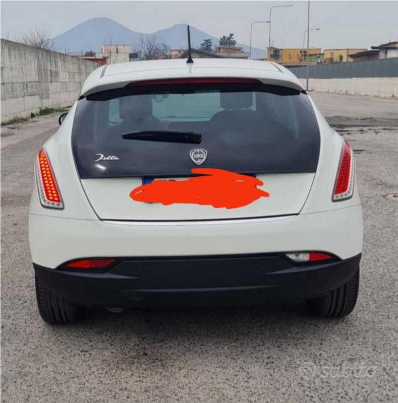 Usata Lancia Delta Silver 120 CV (88 kW) 2013 Bianco Utilitaria