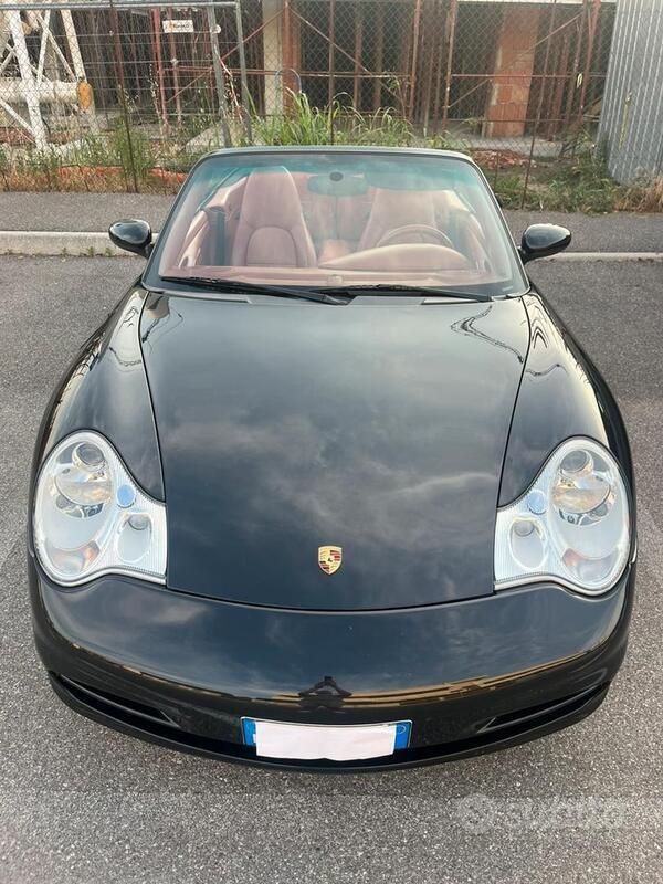 Usata Porsche 996 345 CV (253 kW) 2004 Nero Cabrio