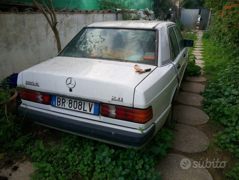 Usato 1986 Mercedes 190 2.0 Benzin 105 CV (900 €)