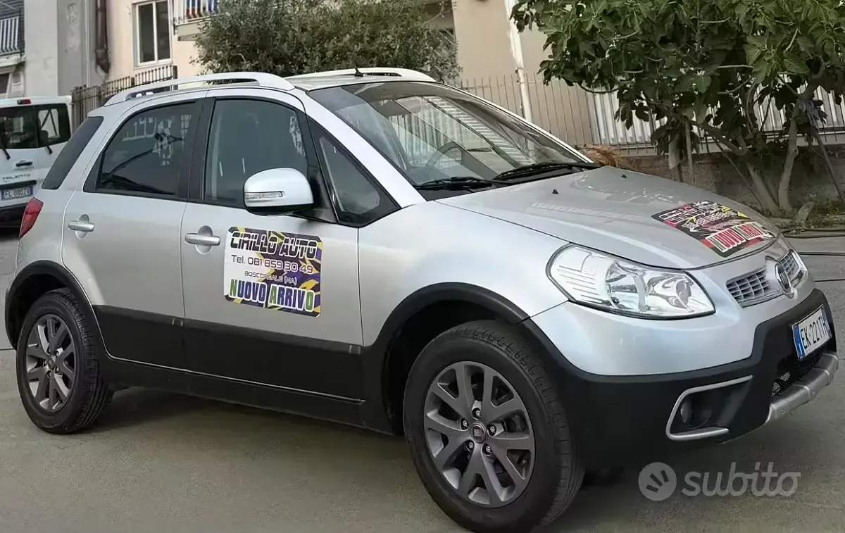 Usata Fiat Sedici 107 CV (78 kW) 2012 Grigio SUV