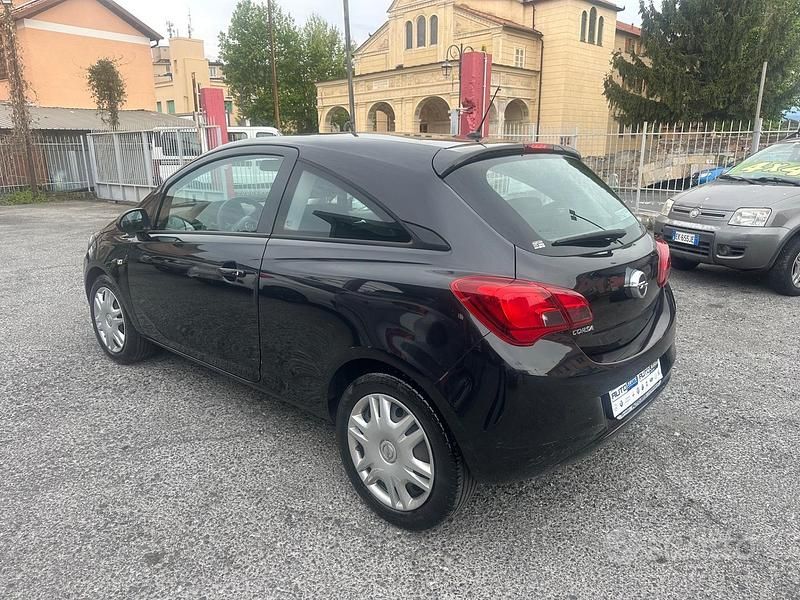 Begagnad Opel Corsa Innovation 90 HK (66 kW) 2016 Svart Halvkombi