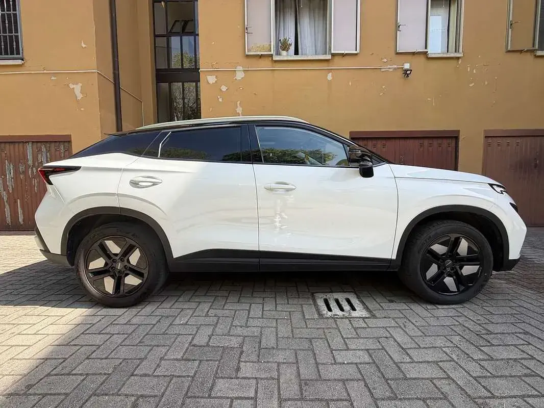 Usata Omoda 5 147 CV (108 kW) 2025 Bianco SUV