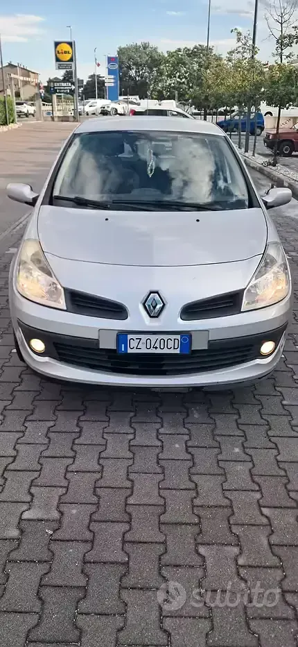 Usata Renault Clio III 75 CV (55 kW) 2006 Grigio Berlina