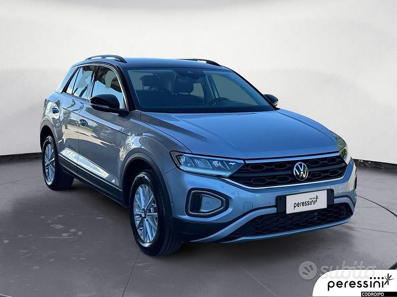 Usata VW T-Roc Life 116 CV (85 kW) 2024 Grigio SUV