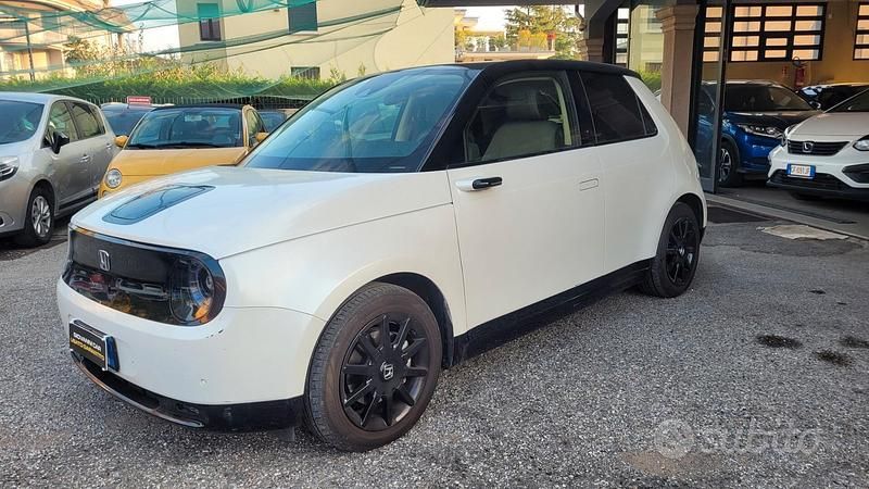 Usata Honda e 60 kW (82 CV) 2021 Bianco Utilitaria