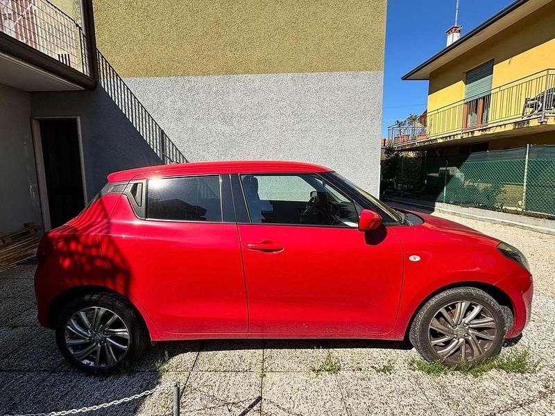 Usata Suzuki Swift Cool 83 CV (61 kW) 2022 Rosso Utilitaria