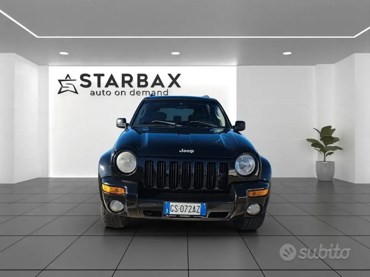 Usata Jeep Cherokee Limited 143 CV (105 kW) 2001 Nero SUV