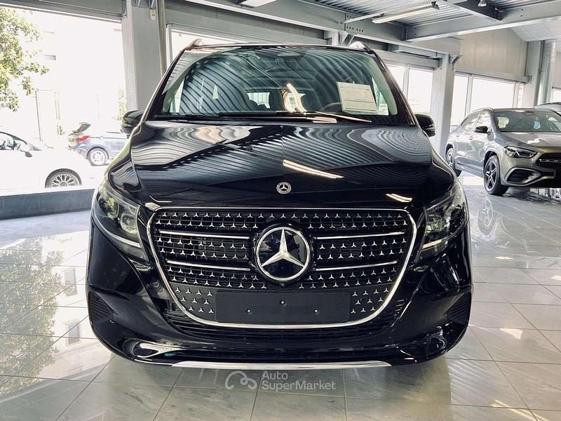 Nuova Mercedes V250 Avantgarde 190 CV (139 kW) 2025 Nero Monovolume
