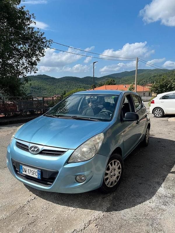 Usata Hyundai i20 78 CV (57 kW) 2009 Blu Utilitaria
