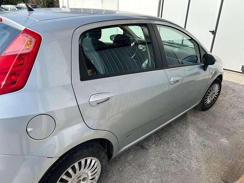 Usata Fiat Grande Punto Dynamic 75 CV (55 kW) 2008 Argento Utilitaria