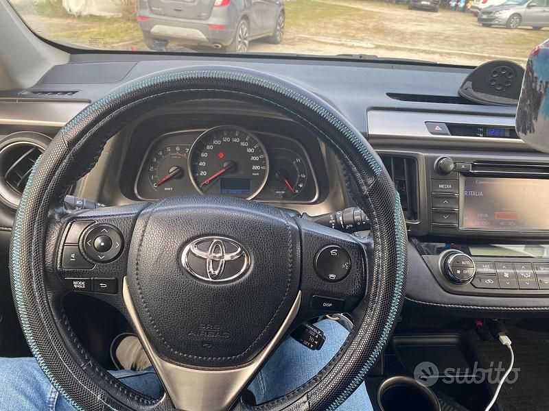 Usata Toyota RAV4 128 CV (94 kW) 2013 SUV