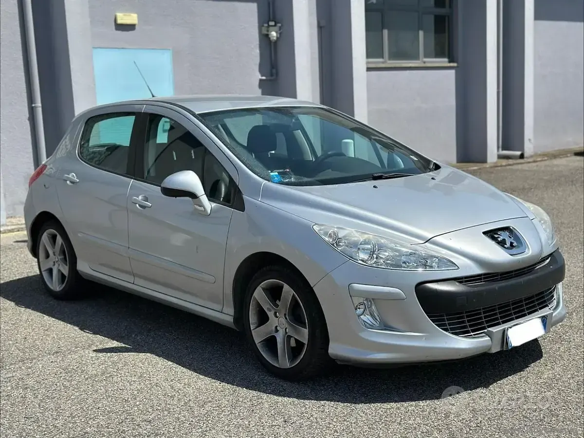 Usata Peugeot 308 109 CV (80 kW) 2007 Argento Utilitaria