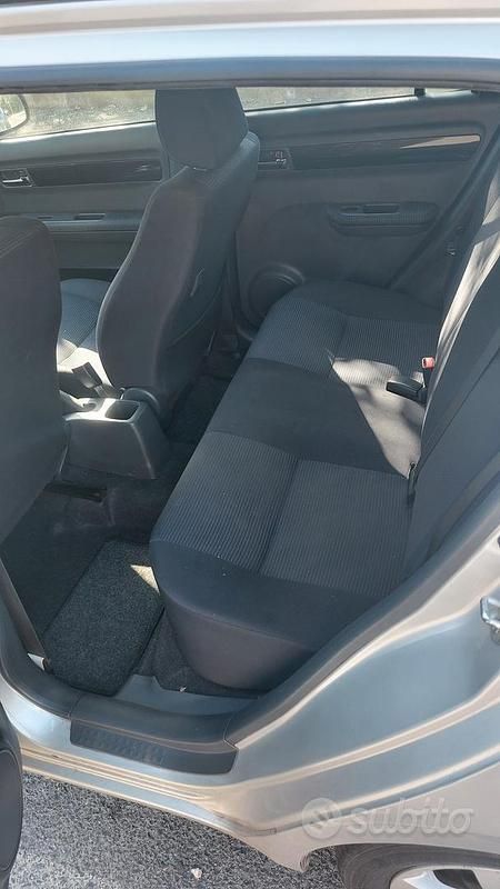Usata Suzuki Swift 92 CV (67 kW) 2010 Grigio Utilitaria