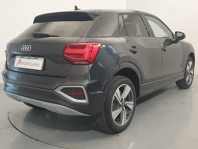 Käytetty Audi Q2 Advanced Plus 116 HP (85 kW) 2024 Harmaa Katumaasturi