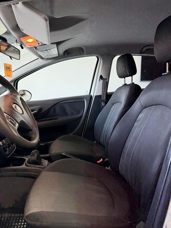 Usata Fiat Punto Street 77 CV (56 kW) 2014 Bianco Utilitaria