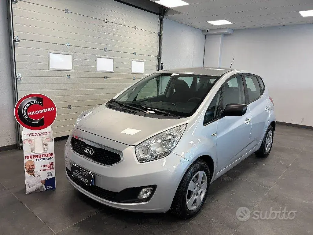 Usata Kia Venga 90 CV (66 kW) 2014 Grigio Utilitaria