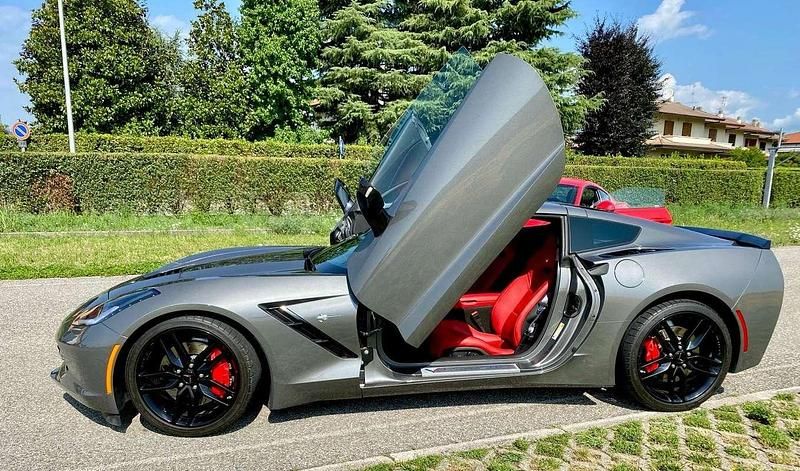 Grigio Usata 2016 Chevrolet Corvette Stingray Coupé | 73.900 € - Immagine 1/4