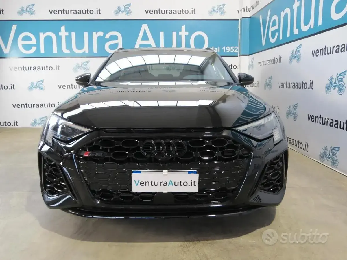 Usata Audi RS3 Ambiente 400 CV (294 kW) 2022 Nero Berlina
