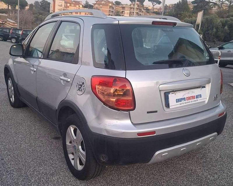 Usata Fiat Sedici Emotion 107 CV (78 kW) 2008 Argento SUV