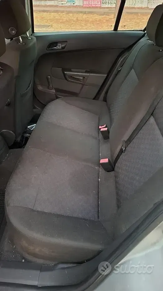 Usata Opel Astra 101 CV (74 kW) 2004 Grigio Berlina