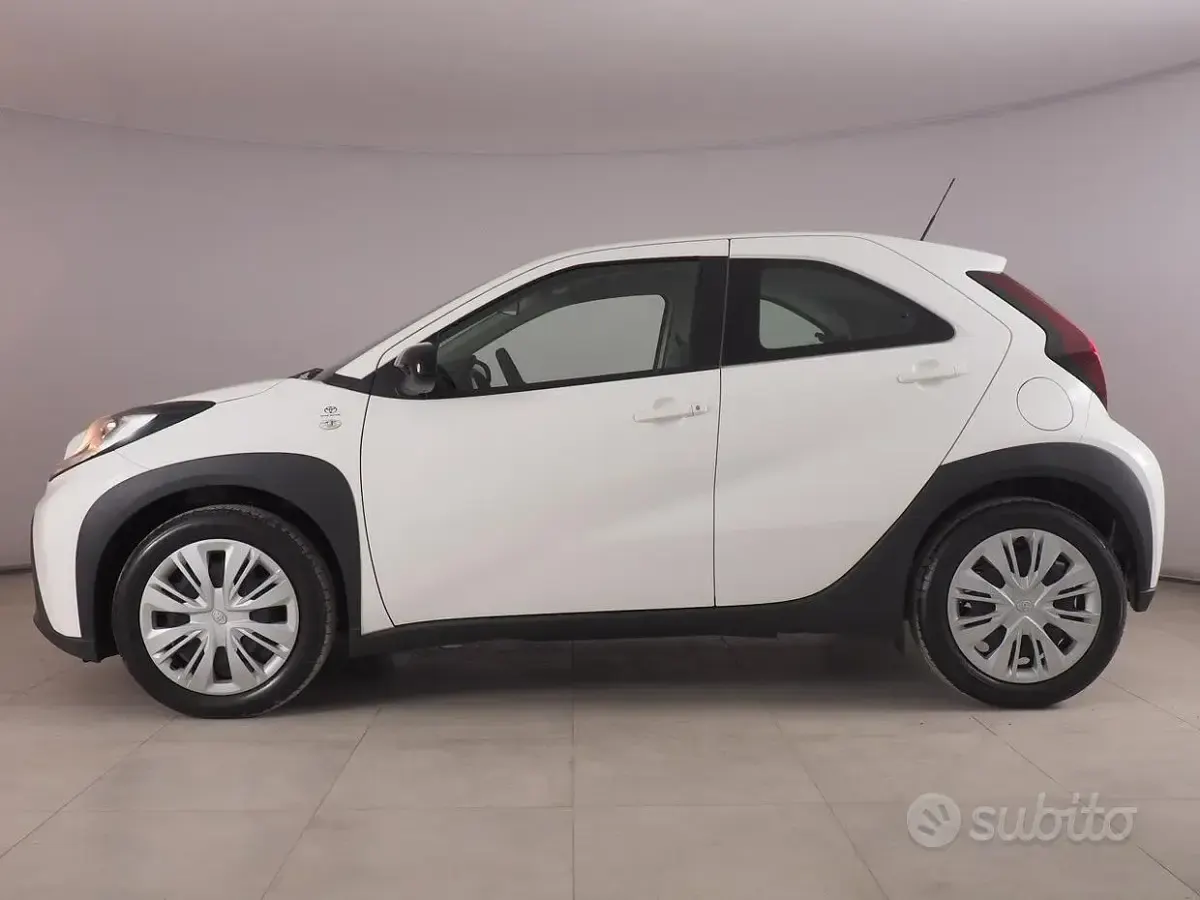 Usata Toyota Aygo X Active 72 CV (52 kW) 2023 Bianco SUV