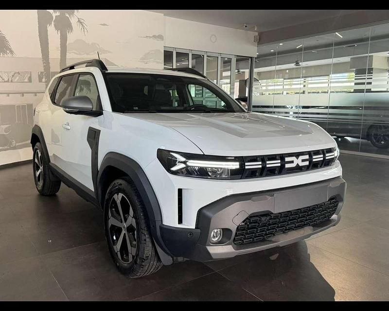 Bianco Nuova 2025 Dacia Duster Journey SUV | 23.490 € (Buon prezzo) - Immagine 1/4