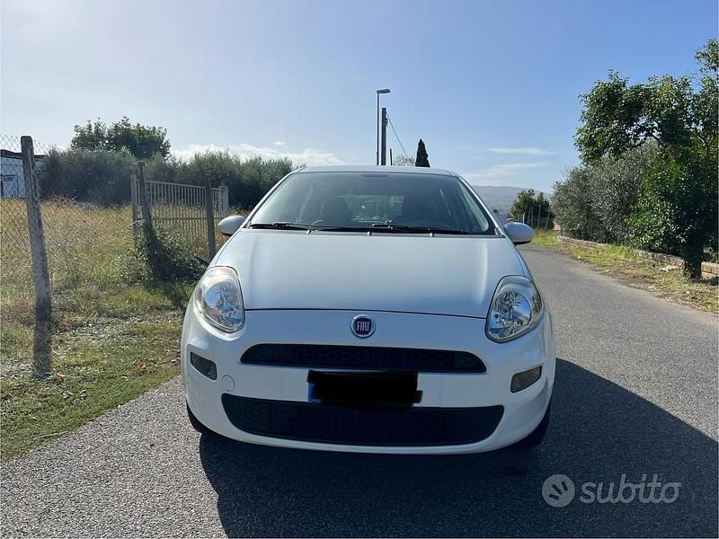 Usata Fiat Punto Street 77 CV (56 kW) 2015 Bianco Berlina