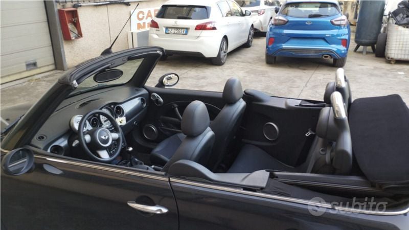 Usata Mini One Cabriolet 90 CV (66 kW) 2006 Nero Cabrio