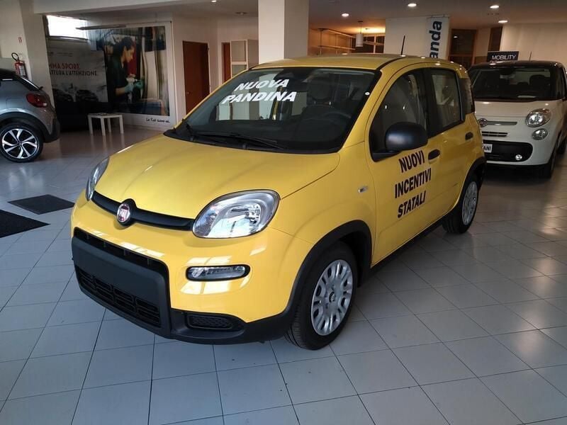 Rosso Usata 2024 Fiat Panda Due volumi | 9950 € (Super prezzo) - Immagine 1/4