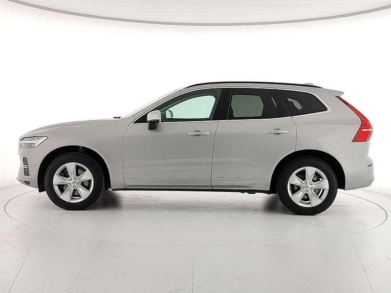 Usata Volvo XC60 Momentum 197 CV (144 kW) 2022 Argento dawn SUV