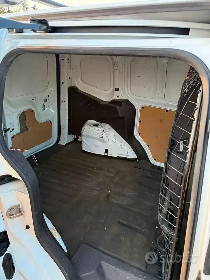 Usata Ford Transit 76 CV (55 kW) 2016 Bianco SUV