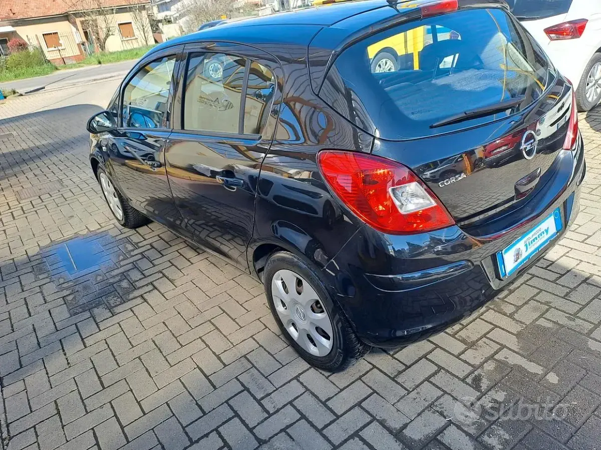 Usata Opel Corsa Edition 85 CV (62 kW) 2014 Nero Utilitaria
