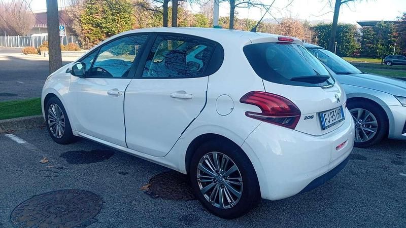 Usata Peugeot 208 Allure 75 CV (55 kW) 2017 Bianco Utilitaria