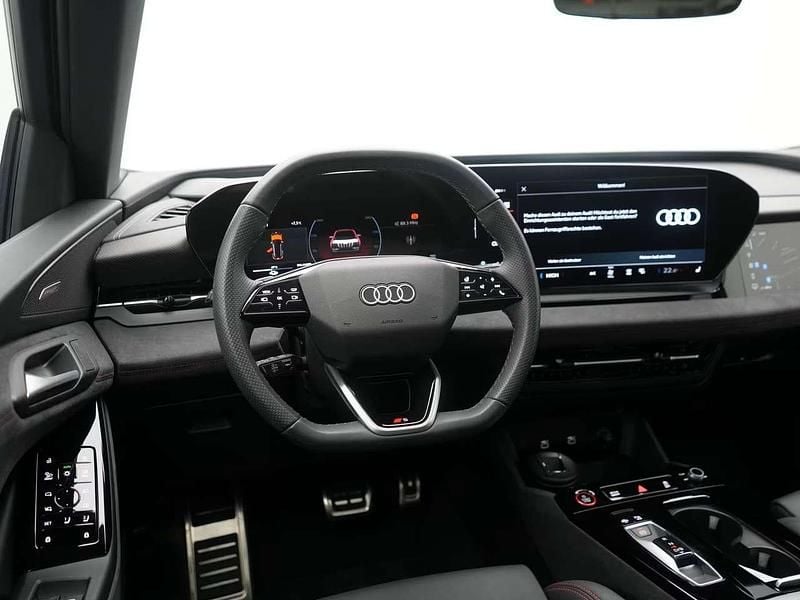 Usata Audi SQ6 e-tron Edition .1 380 kW (517 CV) 2025 Grigio SUV