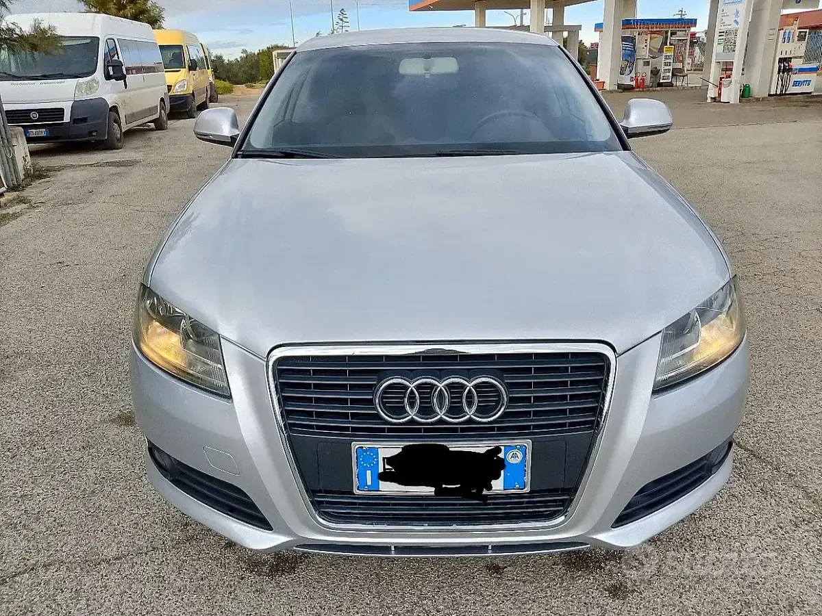 Usata Audi A3 105 CV (77 kW) 2010 Marrone Utilitaria