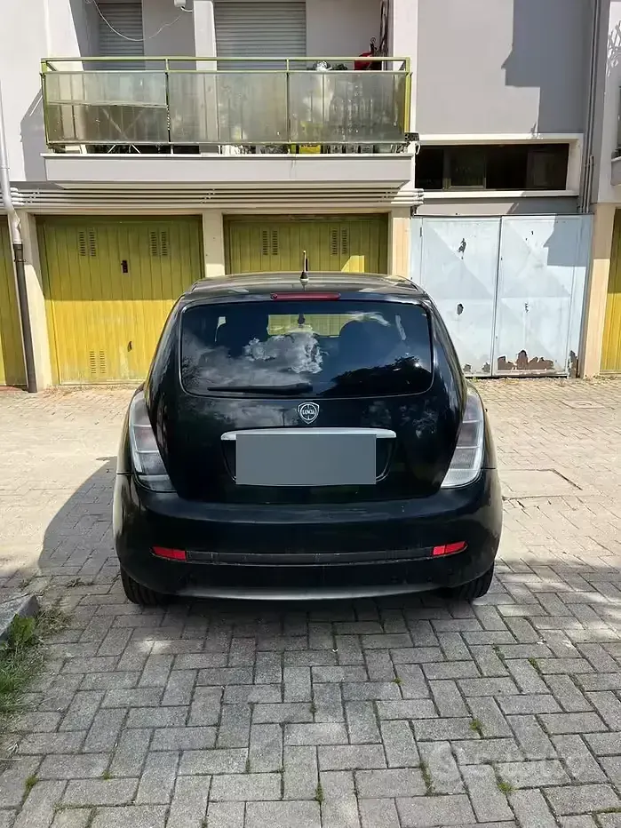 Gebraucht Lancia Ypsilon 95 PS (69 kW) 2009 Schwarz Kleinwagen