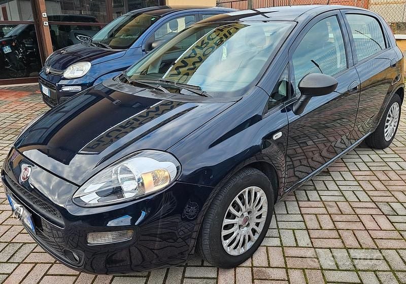 Usata Fiat Grande Punto 95 CV (69 kW) 2018 Blu Utilitaria