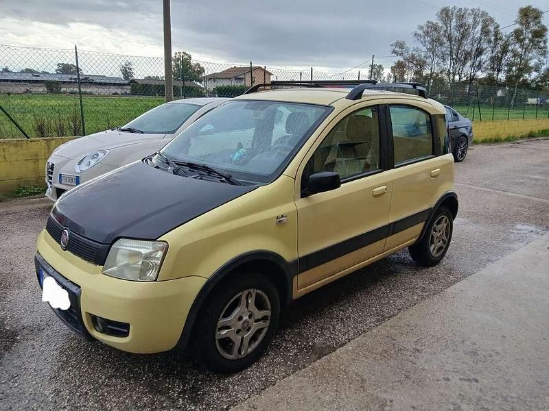 Usata Fiat Panda Climbing 60 CV (44 kW) 2008 Giallo Utilitaria