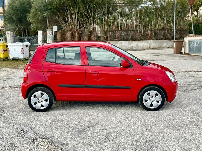 Usata Kia Picanto 61 CV (44 kW) 2007 Rosso Utilitaria