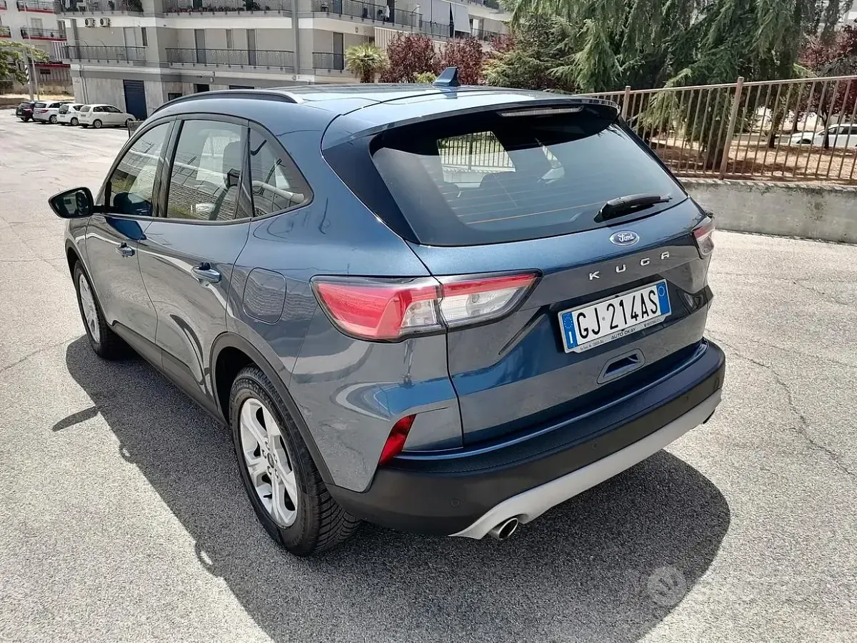 Usata Ford Kuga Titanium 120 CV (88 kW) 2022 Blu SUV