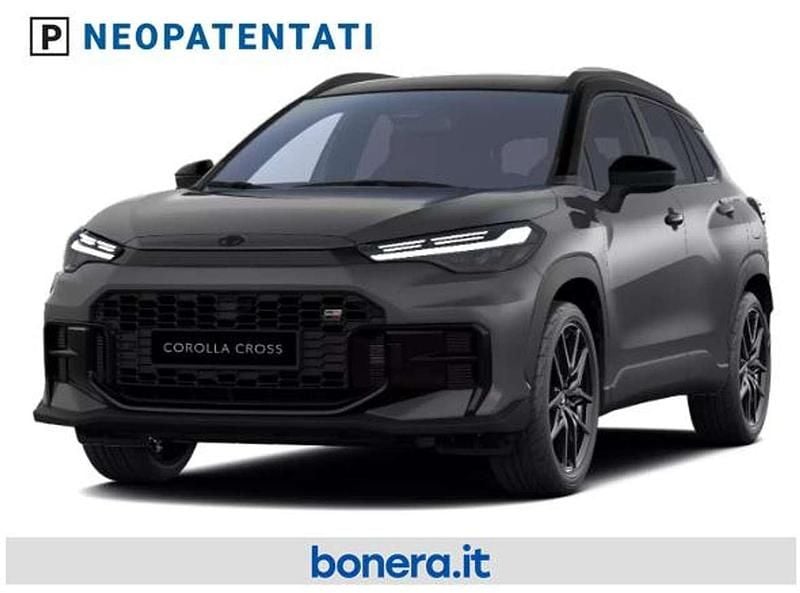 Nuova Toyota Corolla Cross Sport 179 CV (131 kW) 2026 Storm grey & black SUV