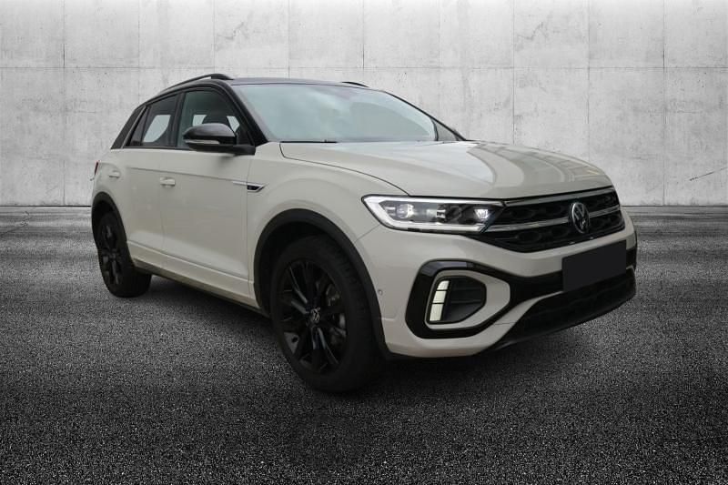 Usata VW T-Roc R-line 150 CV (110 kW) 2024 Grigio metallizzato SUV