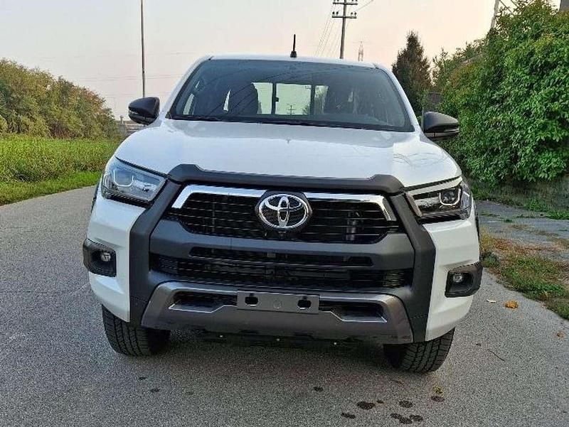 Nuova Toyota HiLux 234 CV (172 kW) 2025 Bianco Pick-up